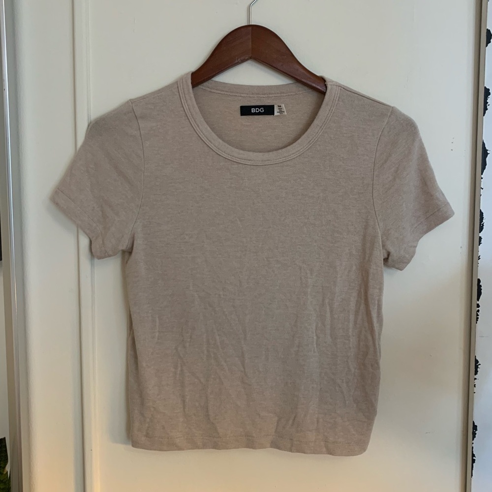 Cropped tan tee.